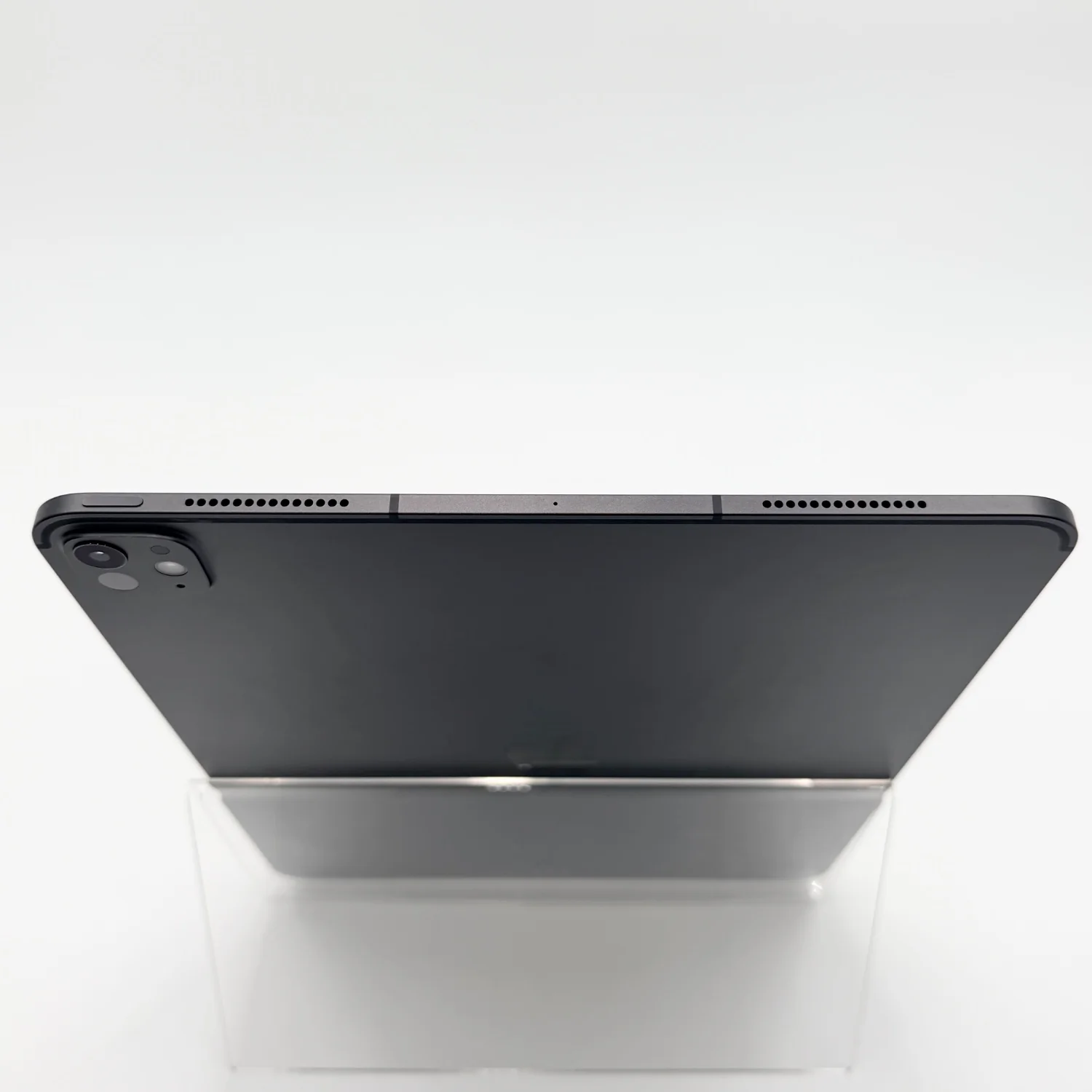 Unlocked 
Apple iPad Pro 13" M5 256GB Space Black ME7W4LL/A - Image 3