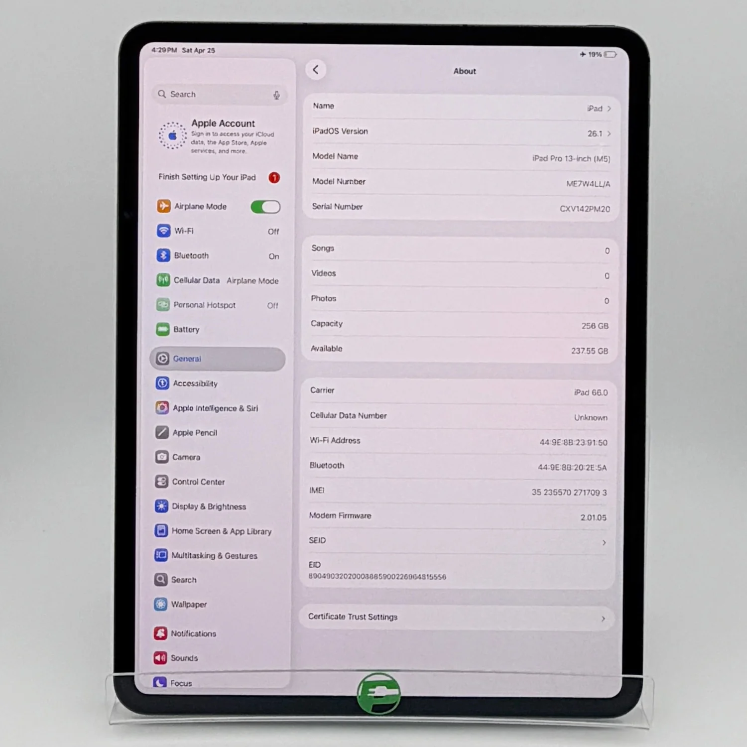 Unlocked 
Apple iPad Pro 13" M5 256GB Space Black ME7W4LL/A - Image 7