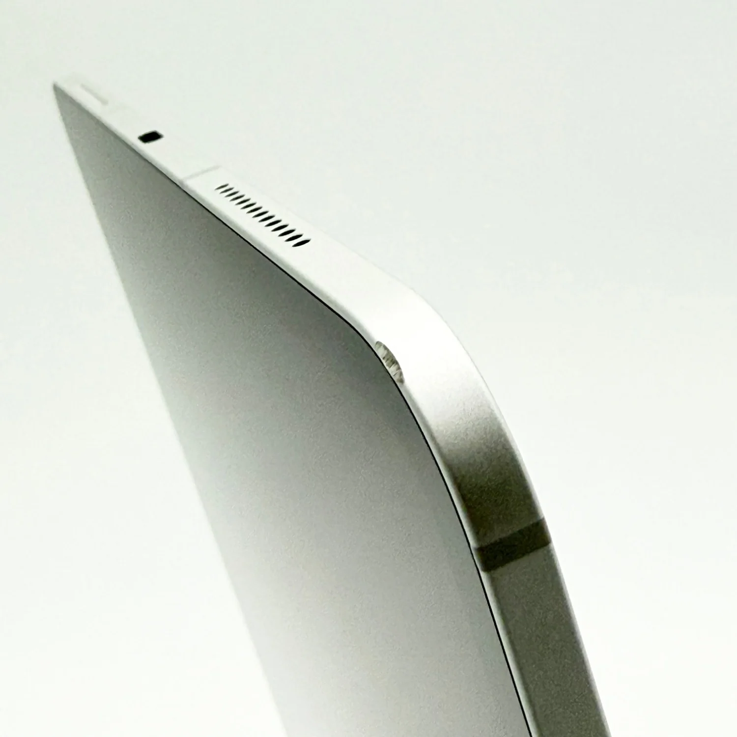 Unlocked Apple iPad Pro 13" M5 512GB Silver ME8C4LL/A - Image 9
